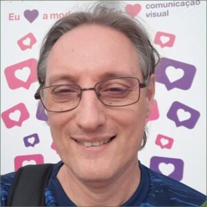 Fabio Juchen, editor dos sites Sortimentos na cobertura presencial de eventos e feiras de moda