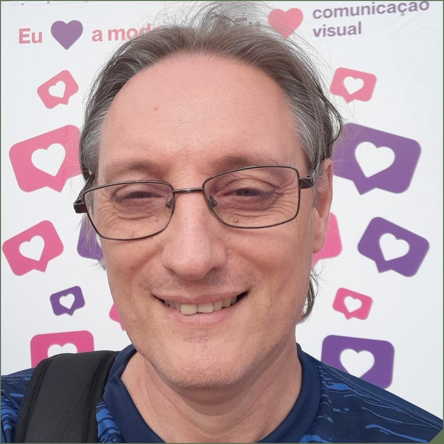 Fabio Juchen, editor dos sites Sortimentos na cobertura presencial de eventos e feiras de moda