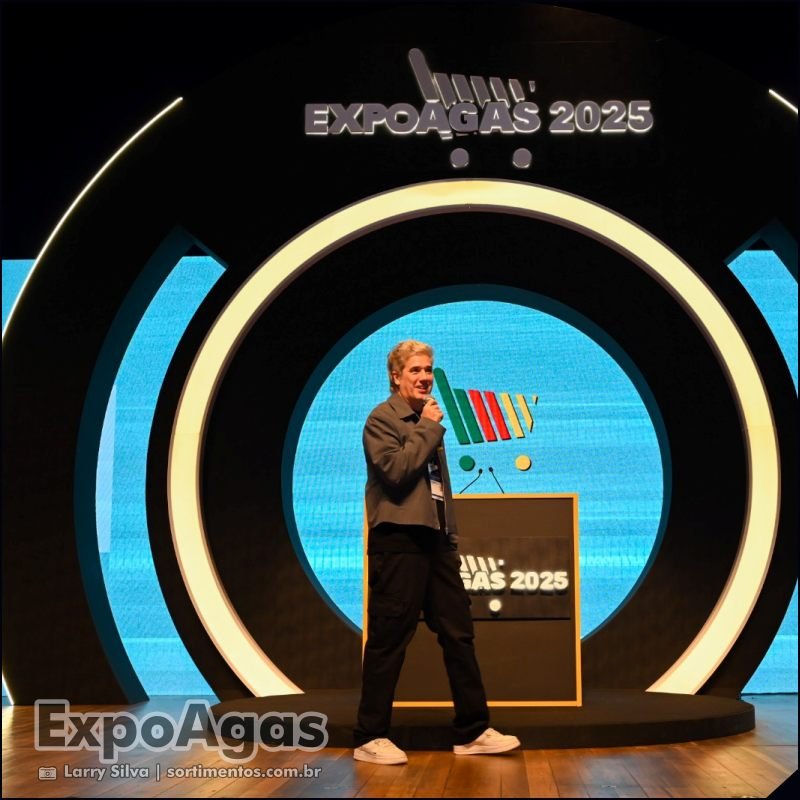 Rogerio Flausino na Feira ExpoAgas 2025 : vocalista do Jota Quest falou sobre sua trajetória