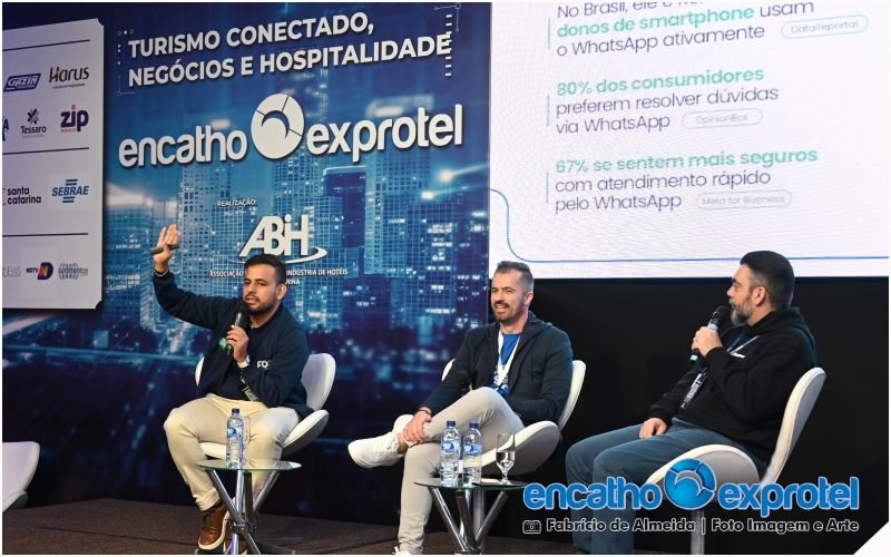 Encatho & Exprotel : painel 'Uso prático de whatsapp para venda e relacionamento na hotelaria' com Leonardo Silveira, Márcio Batista Monteiro e Alex-Sandro de Souza