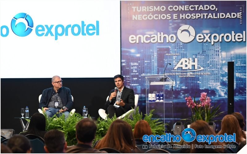 Painel com Rui Schurmann e Pedro Cypriano no Encatho & Exprotel - sortimentos.com.br