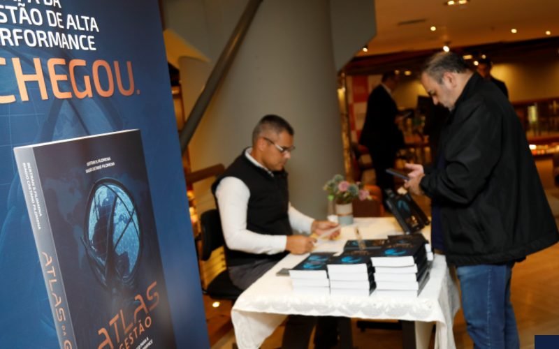 Sortimentos Momentos - lançamento do livro Atlas da Gestão de Bertran Filomena e Biagio Filomena