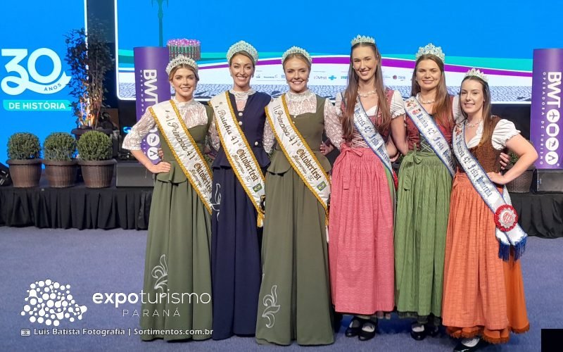 Corte da Oktoberfest de Blumenau e da Festa Pomerana na Expo Turismo Paraná