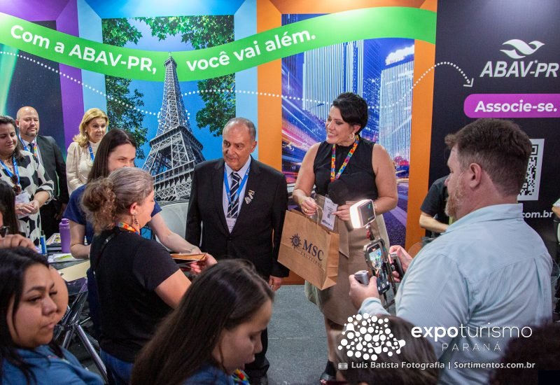 Intensa movimentação no estande da ABAV-PR na Expo Turismo Paraná