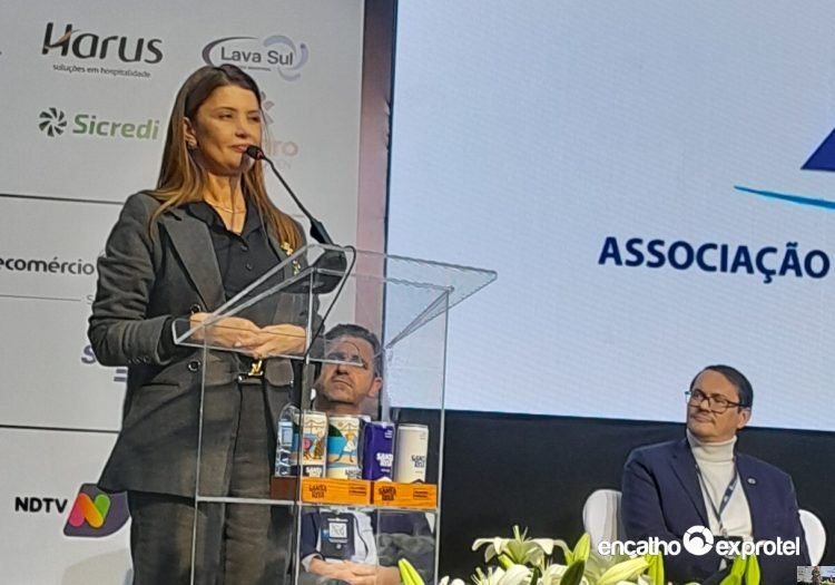 Catiane-Seif-no-Encatho-e-Exprotel-2026 Catiane-Seif-no-Encatho-e-Exprotel-2026 37º Encatho & Exprotel 2026 inicia em clima de otimismo