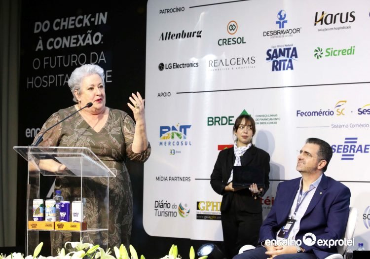 Homenagem-no-Encatho-e-Exprotel-1 Homenagem-no-Encatho-e-Exprotel-1 37º Encatho & Exprotel 2026 inicia em clima de otimismo