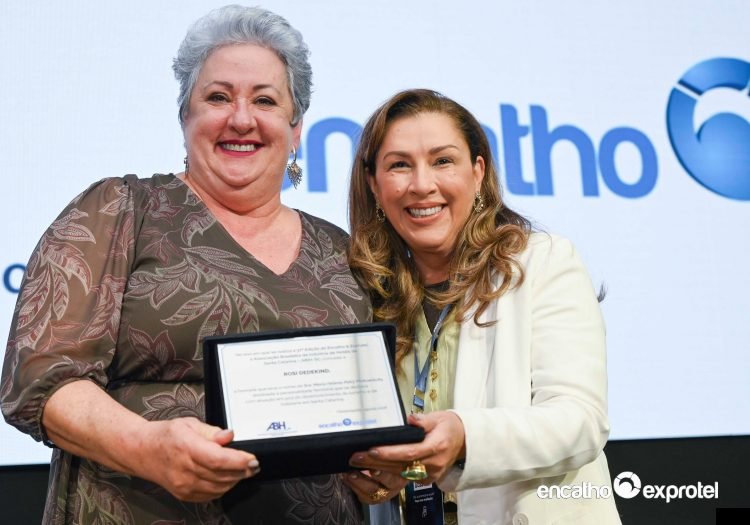 Homenagem-no-Encatho-e-Exprotel-1a Homenagem-no-Encatho-e-Exprotel-1a 37º Encatho & Exprotel 2026 inicia em clima de otimismo
