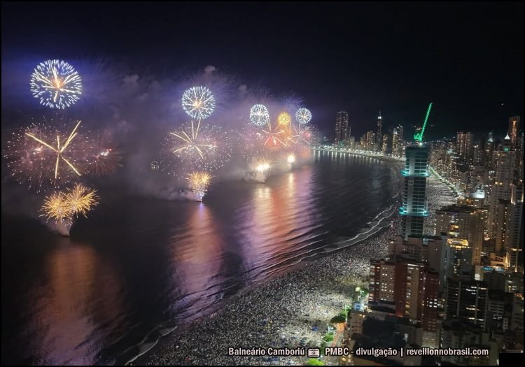 Balneário Camboriú Réveillon 2027 : queima de fogos na virada de ano na Praia Central